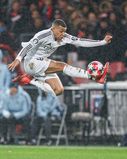 姆总欠运楚阿献丑，皇马差1分上岸，又见“皇城决”？